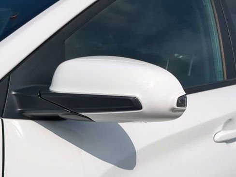 Used 2023 Hyundai Kona Limited image 12