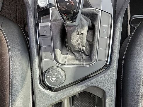 Certified 2023 Volkswagen Taos SEL image 43