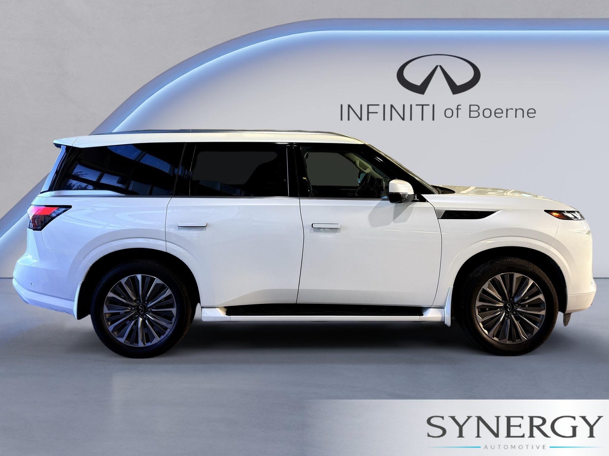 Certified 2026 INFINITI QX80 Luxe w/ Cargo Package AWD/4WD image 4
