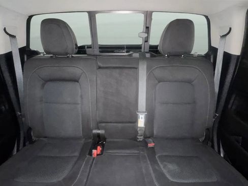Used 2016 Chevrolet Colorado LT w/ LT Convenience Package RWD image 18