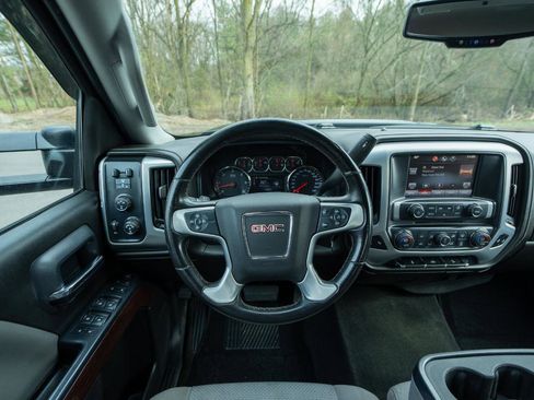 Used 2015 GMC Sierra 2500 SLE w/ SLE Preferred Package AWD/4WD image 11