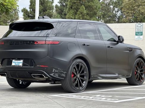 Used 2024 Land Rover Range Rover Sport Dynamic SE AWD/4WD image 7
