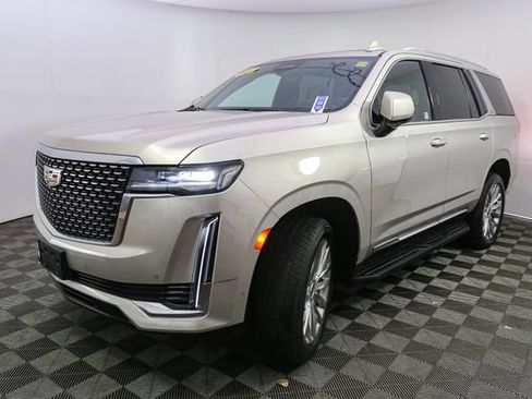 Used 2024 Cadillac Escalade Premium Luxury AWD/4WD image 5