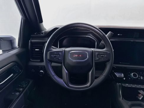 Used 2025 GMC Sierra 2500 AT4 w/ Technology Package AWD/4WD image 23