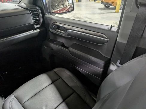Used 2023 Chevrolet Silverado 1500 LTZ w/ LTZ Convenience Package II AWD/4WD image 17