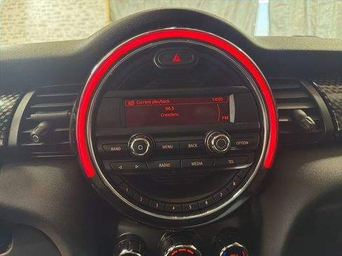 Used 2014 MINI Cooper S image 19