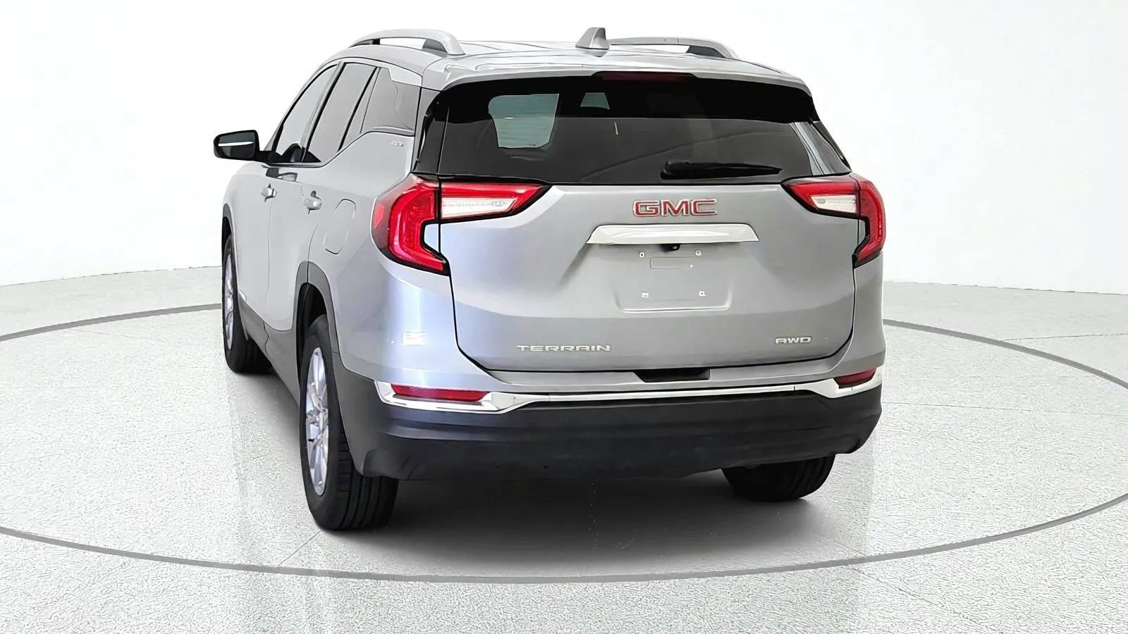 Used 2024 GMC Terrain SLT AWD/4WD image 7