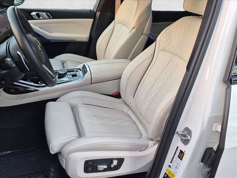 Used 2024 BMW X7 M60i AWD/4WD image 17