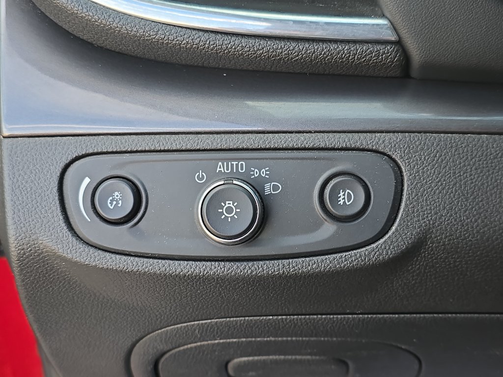Used 2017 Buick Encore Essence AWD/4WD image 28