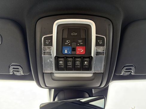 Certified 2021 RAM 1500 Laramie image 19