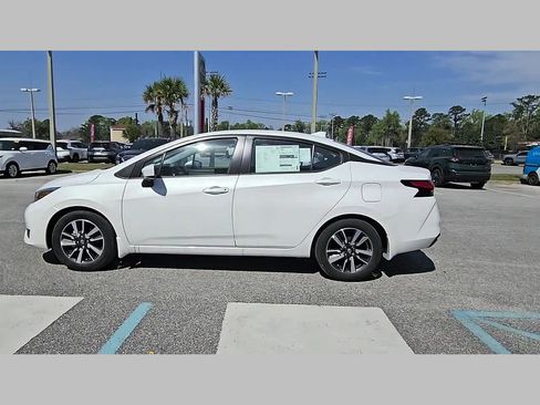 New 2025 Nissan Versa SV w/ Trunk Package FWD image 25