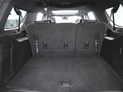 Used 2023 GMC Yukon XL SLT AWD/4WD image 29