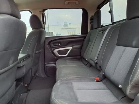 Used 2017 Nissan Titan SV RWD image 15
