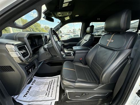 Used 2024 Ford F350 Platinum image 11