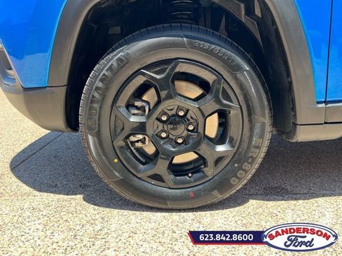Used 2023 Jeep Compass Trailhawk image 10