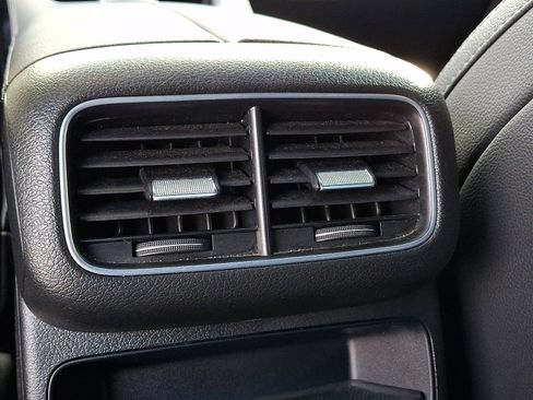 Used 2024 Mercedes-Benz GLE 450e 4MATIC image 11