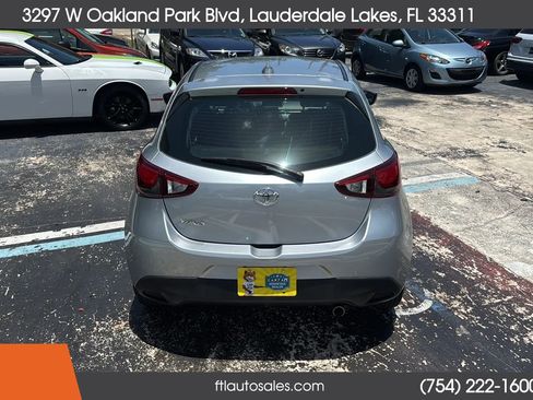 Used 2020 Toyota Yaris LE FWD image 9