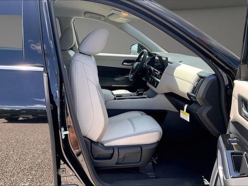New 2026 Nissan Pathfinder SL AWD/4WD image 11