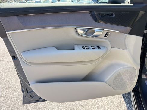 New 2026 Volvo XC90 T8 Ultra w/ Protection Package image 21