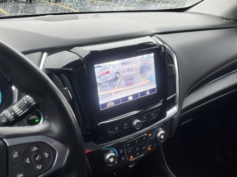 Used 2021 Chevrolet Traverse LT FWD image 31