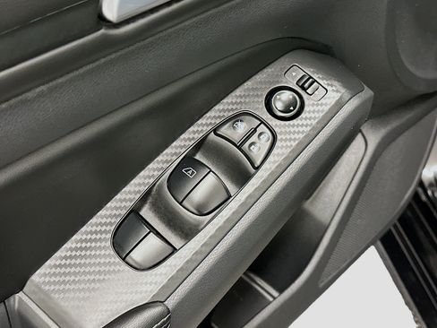 Used 2025 Nissan Altima 2.5 SV FWD image 15