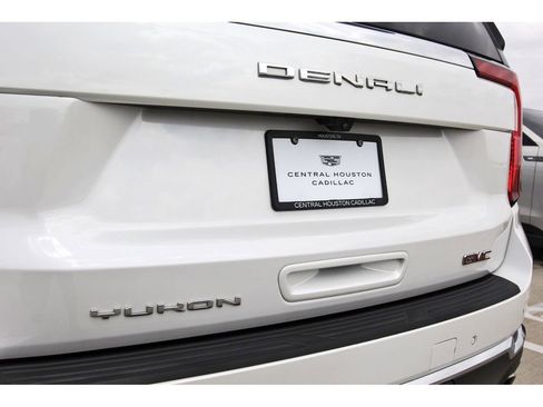 Used 2025 GMC Yukon XL Denali w/ Sun & Power Step Package image 30