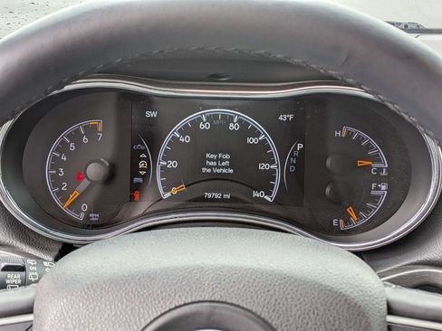 Used 2018 Jeep Grand Cherokee Laredo image 20