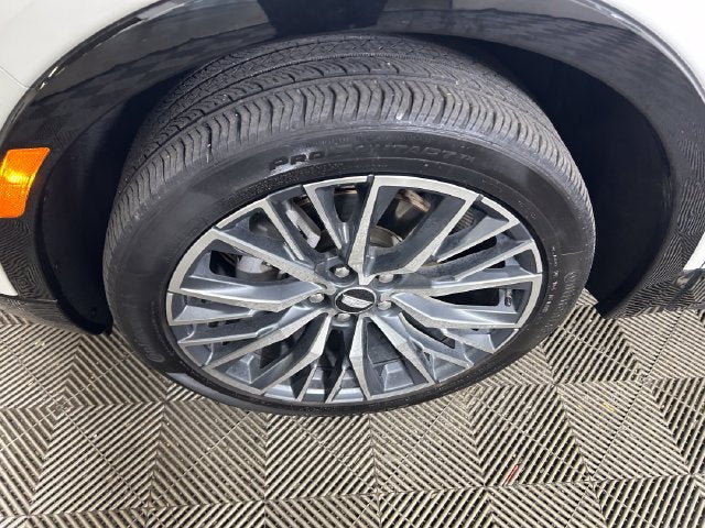 Used 2024 Cadillac XT4 Sport AWD/4WD image 9