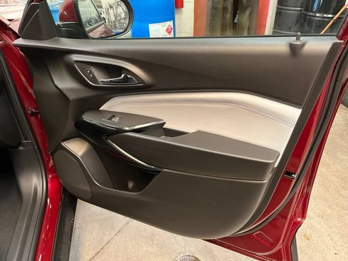 Used 2024 Chevrolet Trax LT w/ Driver Confidence Package FWD image 32
