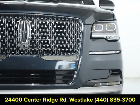 Used 2024 Lincoln Navigator Reserve AWD/4WD image 8