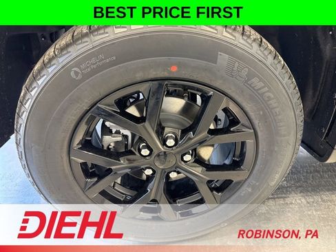 New 2026 Jeep Grand Cherokee Altitude AWD/4WD image 8