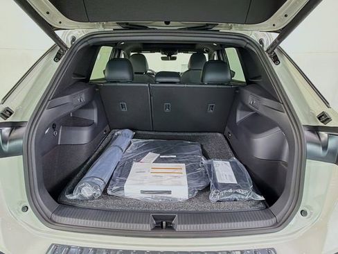 New 2026 Volkswagen Tiguan SE R-Line image 26