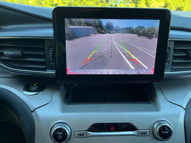 Used 2020 Ford Explorer XLT w/ Equipment Group 202A AWD/4WD image 18