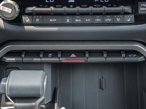 New 2026 Toyota Tundra Limited AWD/4WD image 24