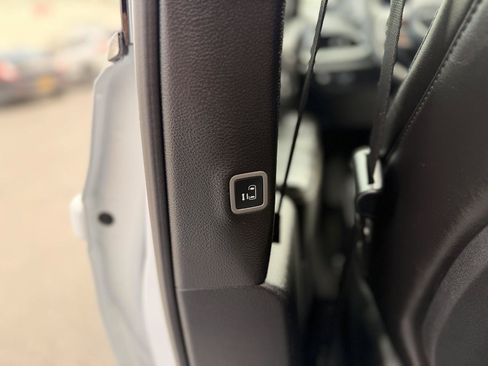 Used 2026 Chrysler Pacifica Select FWD image 17
