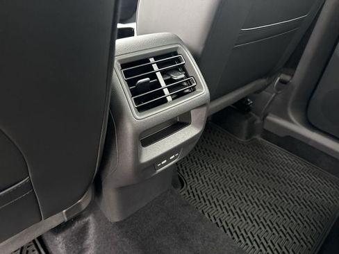New 2026 Volkswagen Tiguan SE AWD/4WD image 28