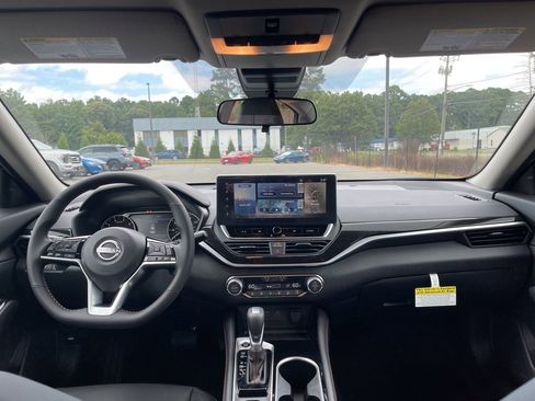 New 2025 Nissan Altima 2.5 SR w/ SR Premium Package image 6