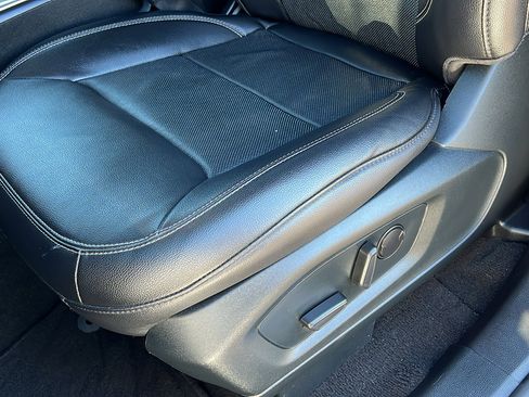 Used 2023 Ford Explorer Limited w/ Equipment Group 301A image 17