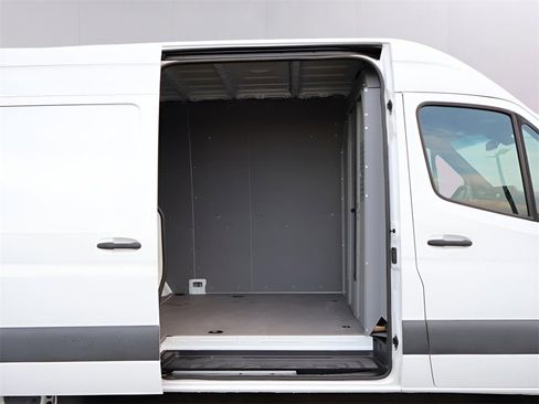 Used 2023 Mercedes-Benz Sprinter 144 Cargo image 12
