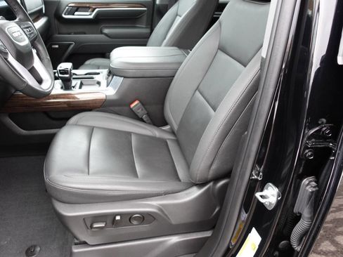 Used 2025 GMC Sierra 1500 Elevation w/ Elevation Premium Package image 17