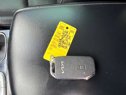 Used 2022 Kia Telluride LX FWD image 35