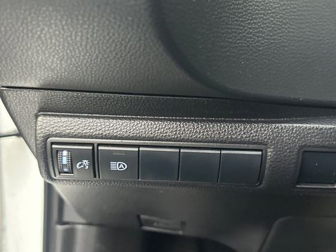 Used 2021 Toyota Corolla SE image 32