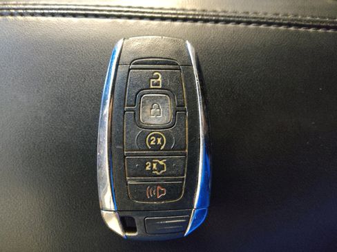 Used 2017 Lincoln MKC Reserve FWD image 32