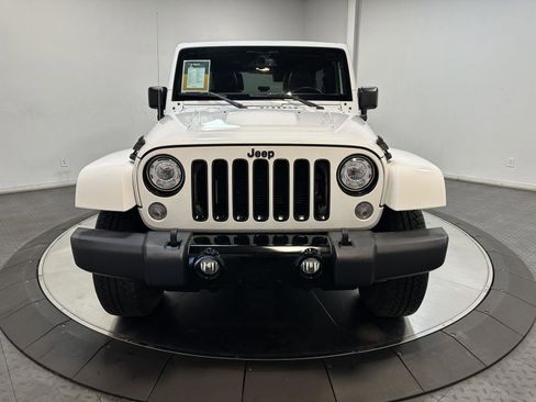 Used 2018 Jeep Wrangler Unlimited Sahara AWD/4WD image 4