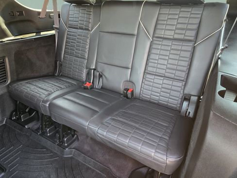Used 2023 Cadillac Escalade ESV Sport Platinum w/ LPO, ONYX Package AWD/4WD image 31