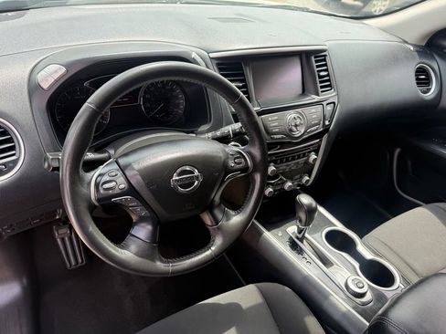 Used 2020 Nissan Pathfinder SV AWD/4WD image 23