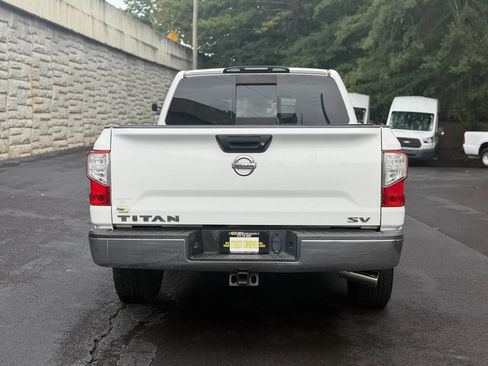 Used 2017 Nissan Titan SV RWD image 7