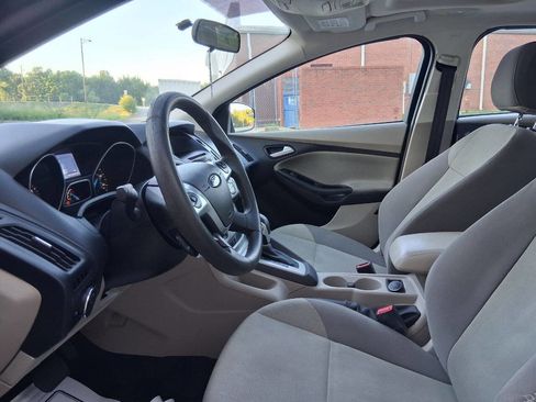 Used 2014 Ford Focus SE FWD image 9