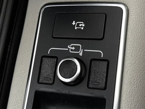 Used 2016 Land Rover Range Rover HSE image 46