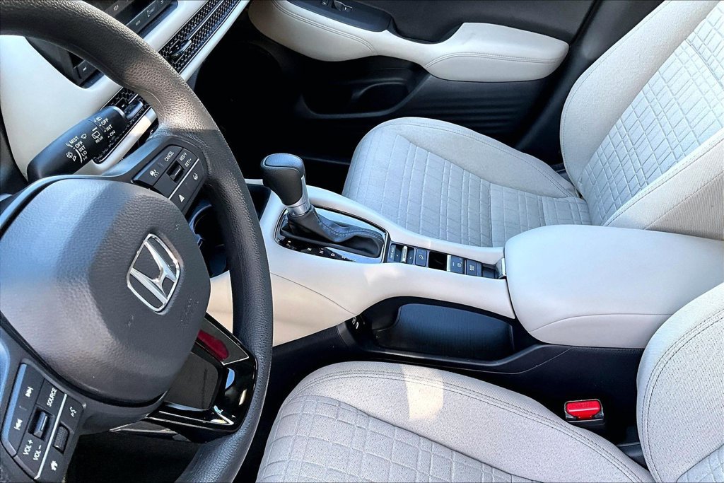 Used 2025 Honda HR-V LX image 15